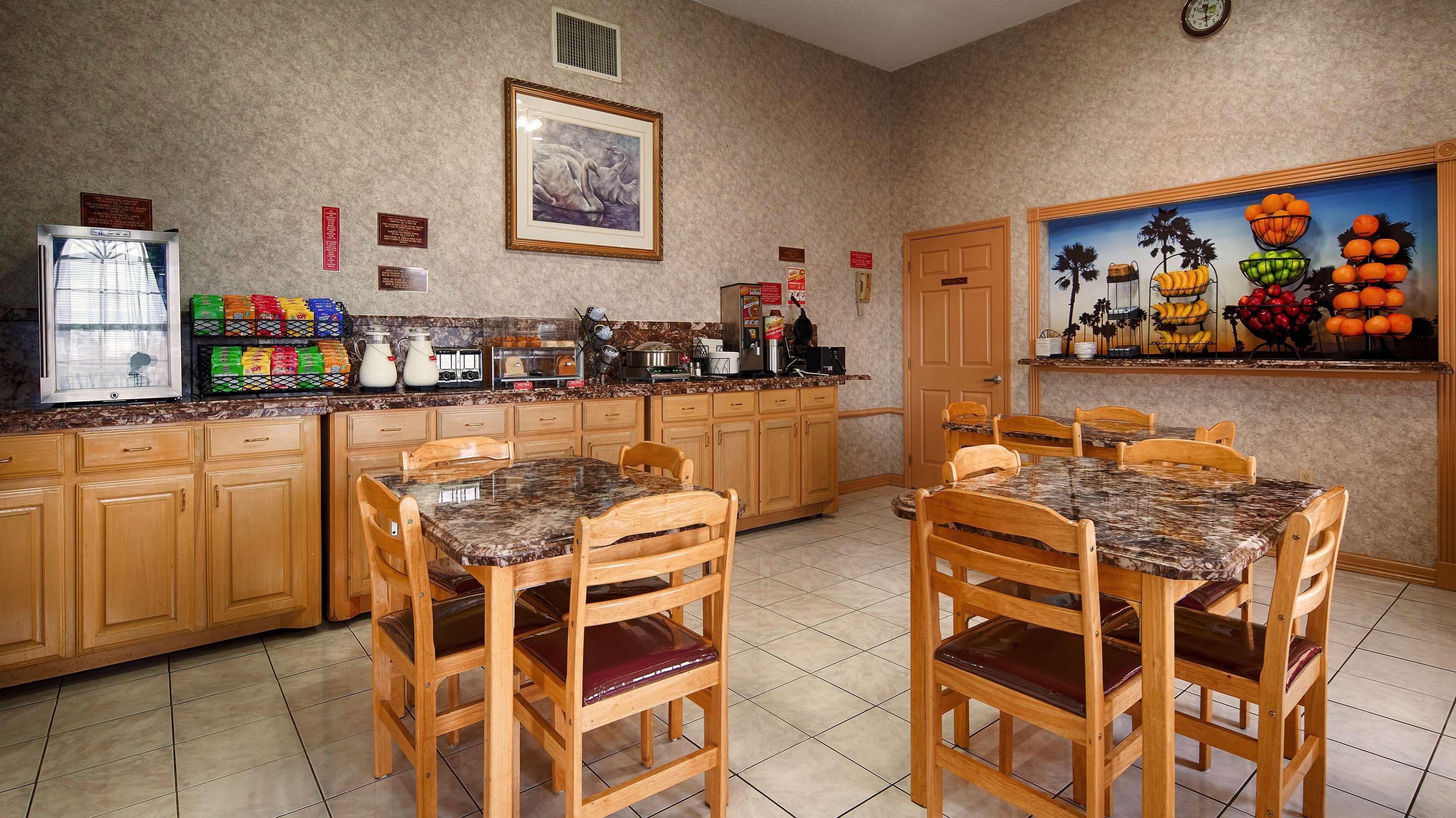 Surestay Hotel By Best Western Mission Restaurant bilde
